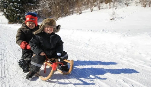 ЦТДС «Хорошее настроение» провел для ребят Черемушек спортивную программу «Здравствуй, гостья Зима!»