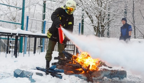 В Москве участников форума «Золотой эполет» познакомили с Федеральной противопожарной службой