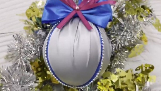 Усадьба "Воронцово" опубликовала мастер-класс по созданию новогоднего украшения в виде шара