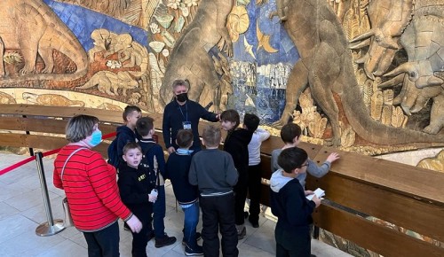 Ученики школы №1101 совершили экскурсию в Палеонтологический музей