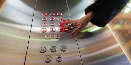 Жилой дом в Черемушках стал рекордсменом по количеству замененных лифтов