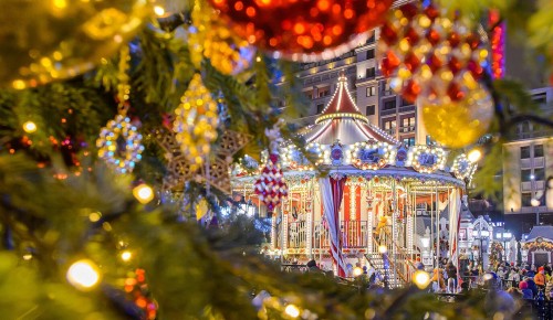 18 катков фестиваля «Путешествие в Рождество» продолжат работу в Москве
