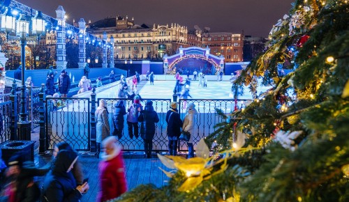 Катки фестиваля «Путешествие в Рождество» продолжат работать в Москве