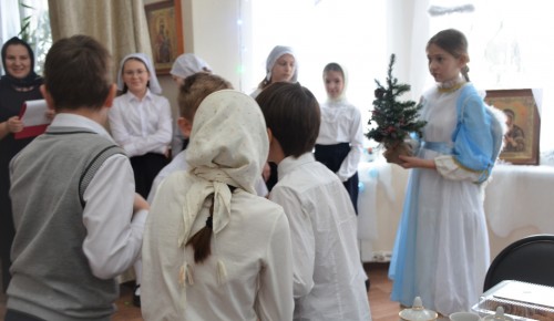 В Воскресной школе храма Патриарха Московского состоялся Рождественский детский праздник