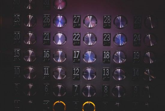 315 новых лифтов появится на территории ЮЗАО в этом году