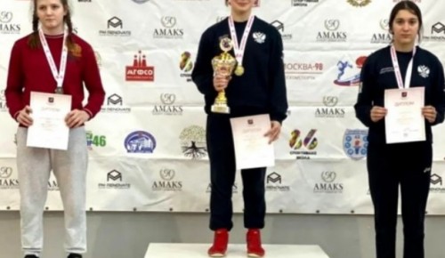 Ученица школы №15 стала победительницей Первенства Москвы по вольной борьбе