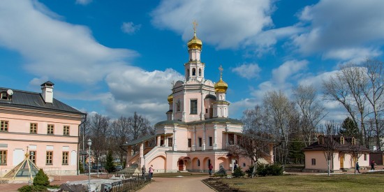 Храм Бориса и Глеба в Зюзине получил в собственность  земельный участок