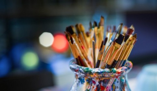 «Долголетам» Южного Бутова объяснили, какие краски и бумага нужны начинающему художнику