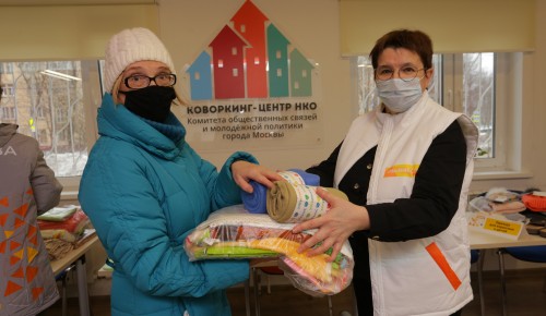 Прием гуманитарной помощи для беженцев из Донбасса в Академическом районе
