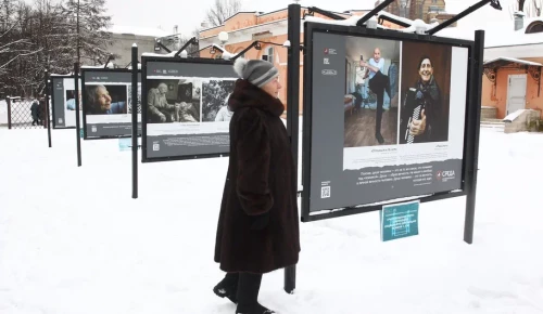 В Воронцовском парке открылась фотовыставка о любви и красоте пенсионеров