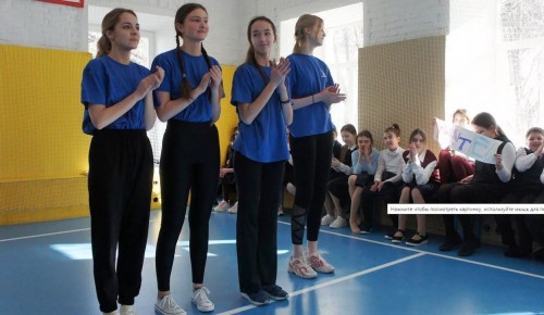 В школе при Андреевском монастыре прошел волейбольный матч между учениками и учителями