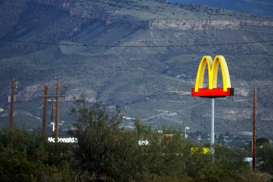 Работа ресторанов McDonald's в РФ может возобновится уже через полтора месяца