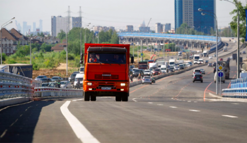 Собянин по просьбам предпринимателей увеличил срок действия пропусков для грузовиков
