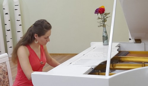 В библиотеке Есенина прошел концерт «Фортепианные мосты»