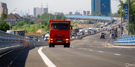 Собянин в ответ на обращение бизнеса упростил оформление пропусков для грузовиков