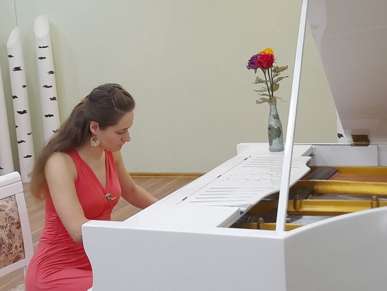 В библиотеке Есенина прошел концерт «Фортепианные мосты»