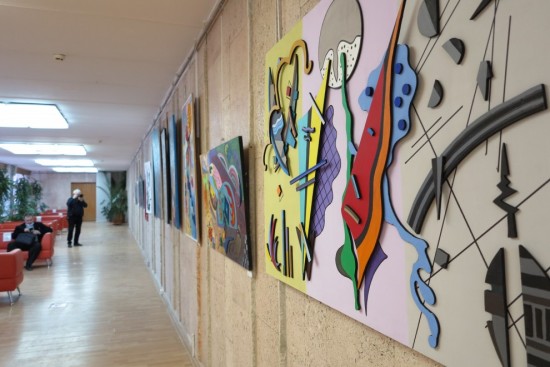 Выставка абстрактного искусства в «Меридиане» открыта до 27 марта