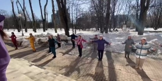 Долголетов бесплатно научат танцевать в Воронцовском парке