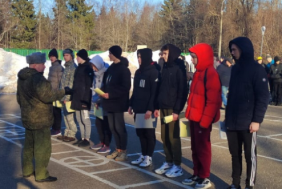 Десятиклассники школы №1613 приняли участие в учебных сборах по основам военной службы