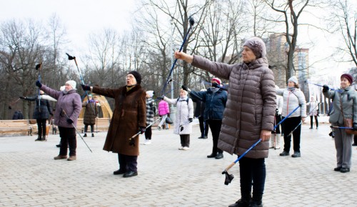 В «Усадьбе Воронцово» проводятся уроки танцев для участников проекта  «Московское долголетие»