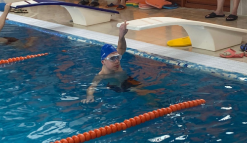 Подопечные центра реабилитации инвалидов «Бутово» приняли участие в соревнованиях по плаванию
