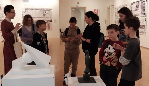 Ученики кружков библиотеки №181 посетили выставочный зал Церетели Российской Академии Художеств
