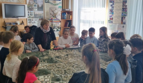 Ученики школы №1694 побывали на экскурсии в школьном Краеведческом музее Ясенева