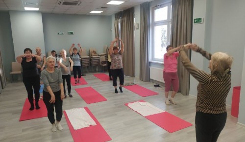 Пенсионеров Котловки приглашают на занятия в клуб «Здоровая спина»