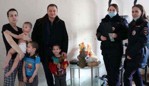 Представитель Общественного совета при УВД по ЮЗАО ГУ МВД России по г. Москве посетил многодетную семью