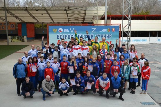 Спортсмены отделения «Самбо-70» из Ясенева приняли участие в соревнованиях по городошному спорту «Меткие биты» 