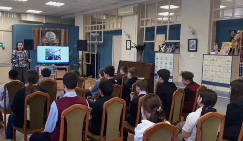 В библиотеке №182 прошла встреча писательницы Ларисы Назаровой с учениками гимназии им. Л. И. Мильграма