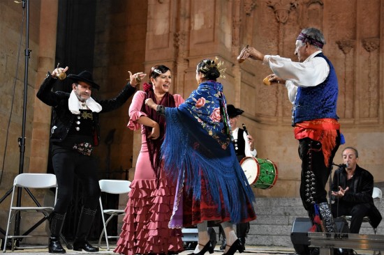Библиотека №171 приглашает 16 апреля на литературно-танцевальный вечер «Цыганские этюды»
