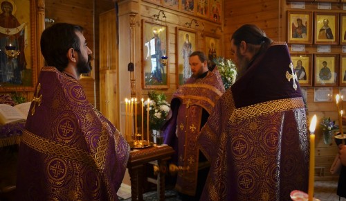 В храме Патриарха Московского в Зюзине прошло заключительное Таинство Соборования Великого поста