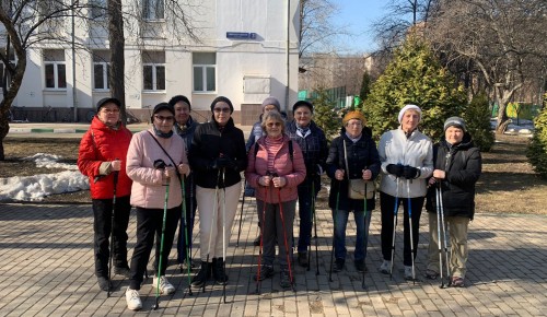 «Долголетов» Гагаринского района приглашают присоединиться к команде любителей скандинавской ходьбы