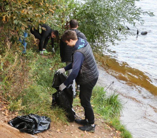 Волонтеры очистят берега водоемов в Битцевском лесу в рамках акции «Вода России» 14 мая