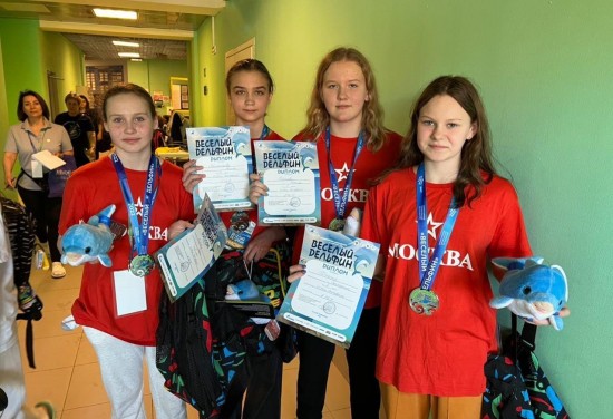 Воспитанница отделения «Юность» победила на Всероссийских соревнованиях по плаванию
