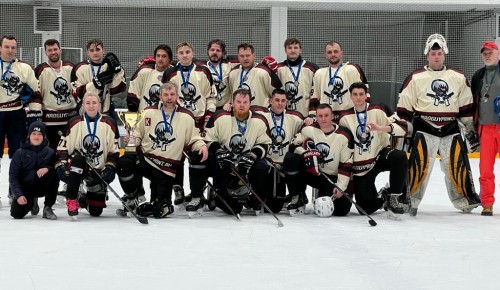Хоккеисты Ломоносовского района выиграли серебро на Кубке Мира ЛХЛ-77