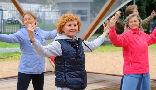 В Воронцовском парке стартовали занятия по гимнастике цигун