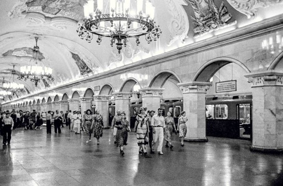 Главархив опубликовал фотографии станций, открытых в 1950-е годы