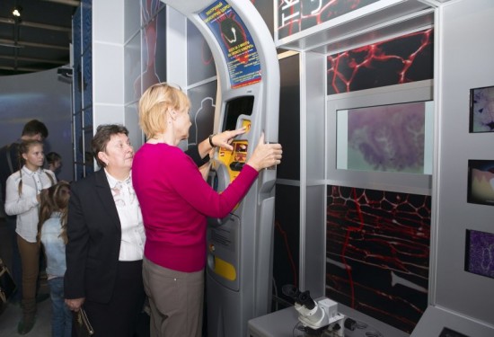 Посетители Дарвиновского музея могут проверить свое здоровье с помощью электронных киосков