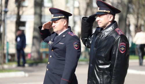 В юго-западе прошла церемония принятия Присяги вновь поступившими на службу молодыми сотрудниками