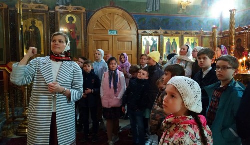 Воспитанники воскресной школы с экскурсией посетили храм Живоначальной Троицы