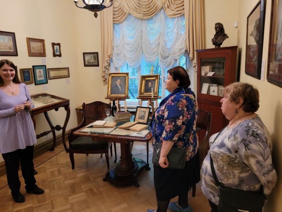 Подопечные отделения социальной реабилитации инвалидов ТЦСО «Ясенево» побывали на экскурсии в доме-музее А.И. Герцена