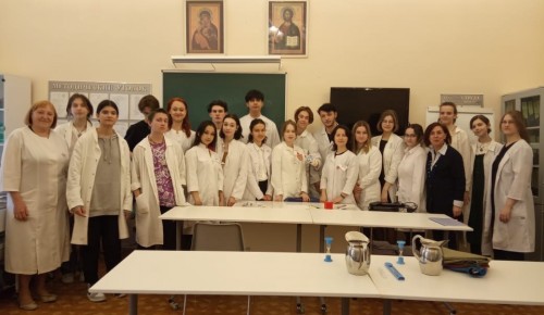 Ученики школы №1534 сдали экзамены в Свято-Димитриевском училище сестер милосердия