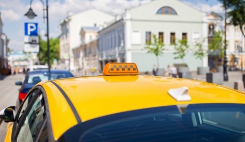 Собянин выделил средства на увеличение субсидий для такси и каршеринга