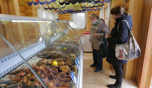 На фестивале «Рыбная неделя» в ЮЗАО можно приобрести деликатесы из тунца и пельмени с щукой