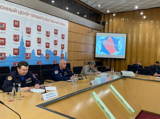 К борьбе с огнем готовы. Более 4 тыс. специалистов работают в Пожарно-спасательном центре Москвы