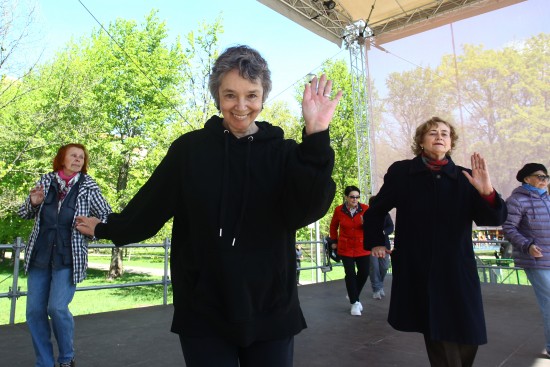 Вальс, кадриль и буги-вуги. Где жители округа старшего возраста могут потанцевать