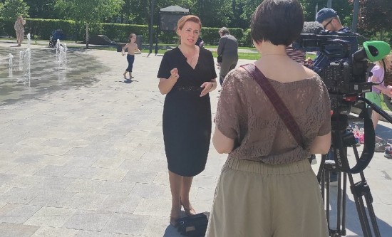 Глава управы Зюзина поучаствовала в видеосъемке о благоустройстве Черноморского бульвара