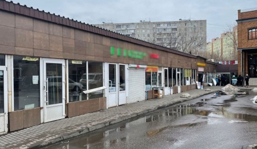 Незаконное торговое строение снесли на Симферопольском бульваре  